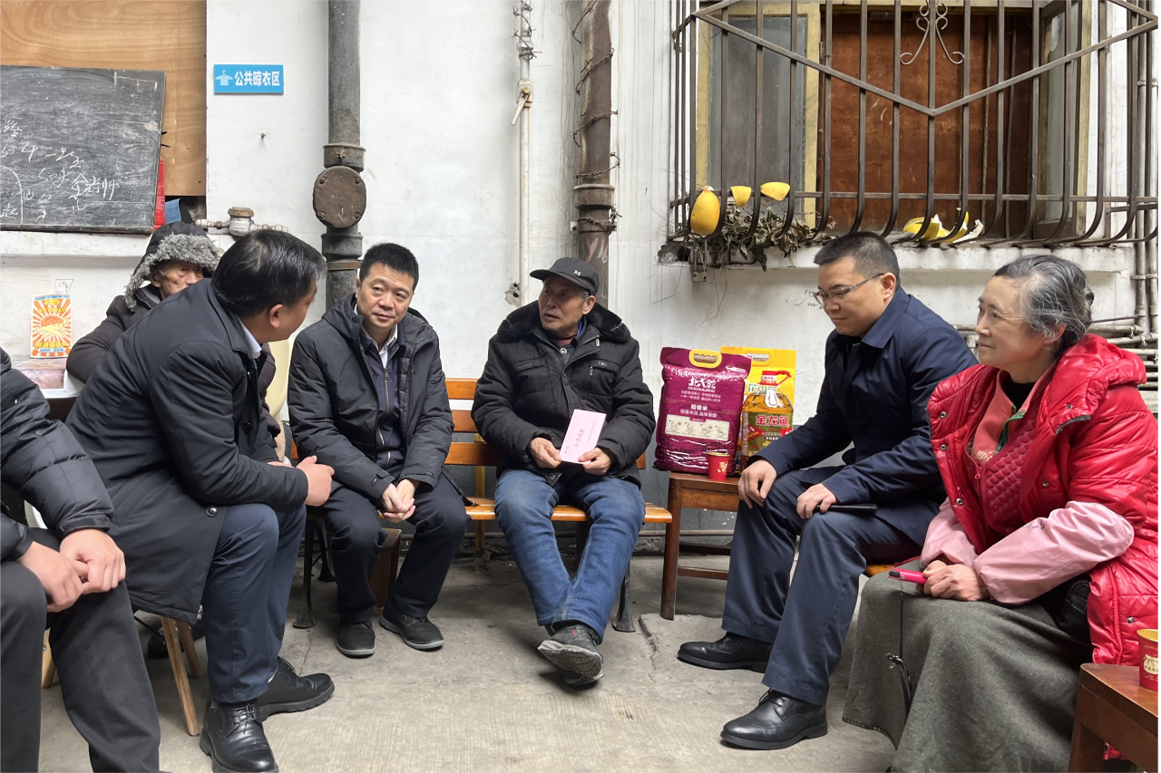 省大奖国际集团领导班子成员走访慰问生活困难党员、老党员、老干部