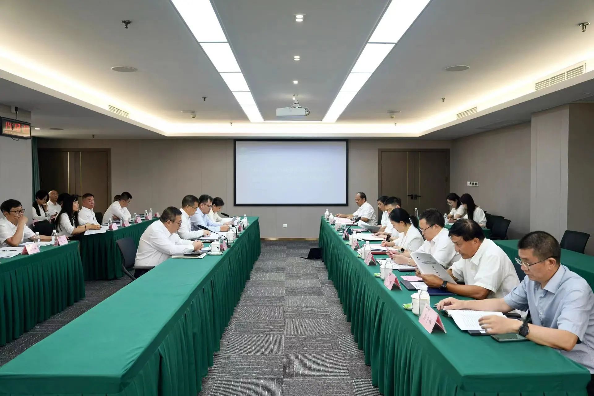 省大奖国际集团召开2023年度司理层向董事会述职报告会